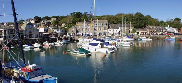 Padstow Harbour Towards House without Window padstow-2411057_640